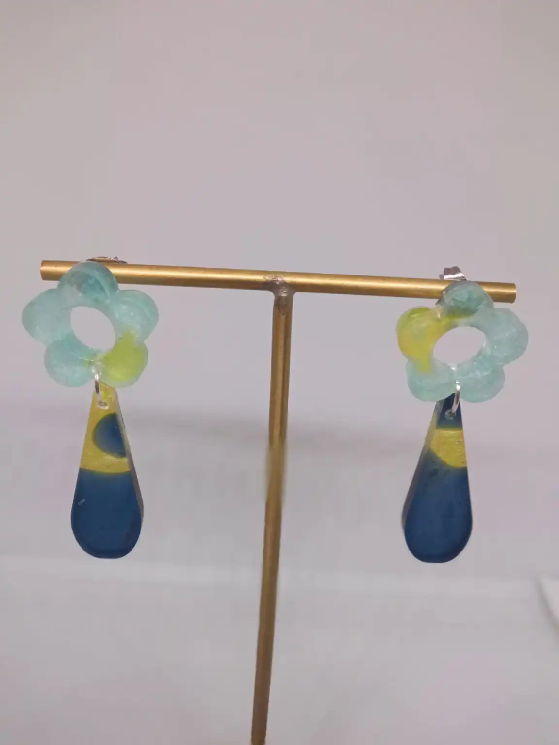Turquoise & Yellow Drop
