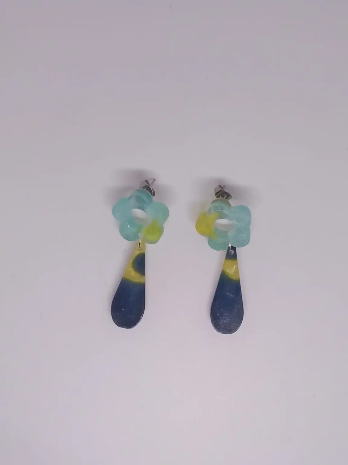 Turquoise & Yellow Drop